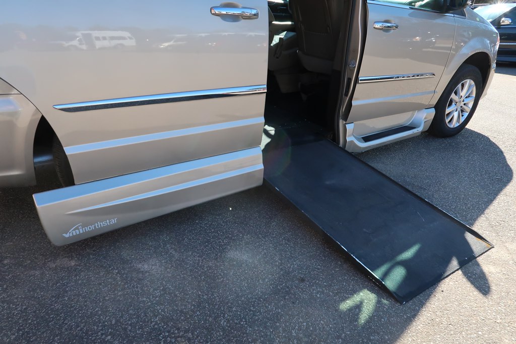 CHRYSLER TOWN & COUNTRY 2015 CHRYSLER TOWN & COUNTRY 2C4RC1GG1FR716508