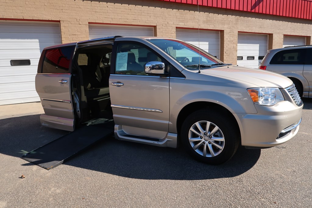 CHRYSLER TOWN & COUNTRY 2015 CHRYSLER TOWN & COUNTRY 2C4RC1GG1FR716508