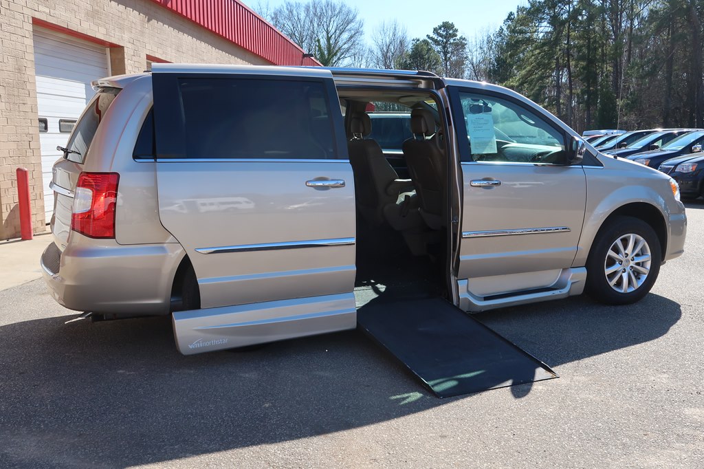 CHRYSLER TOWN & COUNTRY 2015 CHRYSLER TOWN & COUNTRY 2C4RC1GG1FR716508