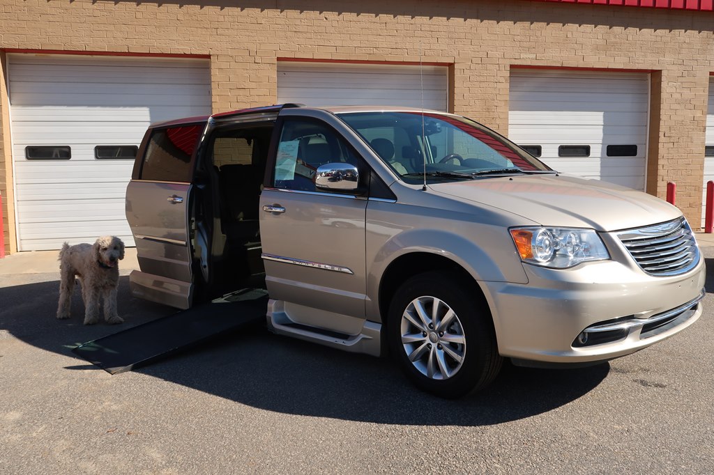 CHRYSLER TOWN & COUNTRY 2015 CHRYSLER TOWN & COUNTRY 2C4RC1GG1FR716508