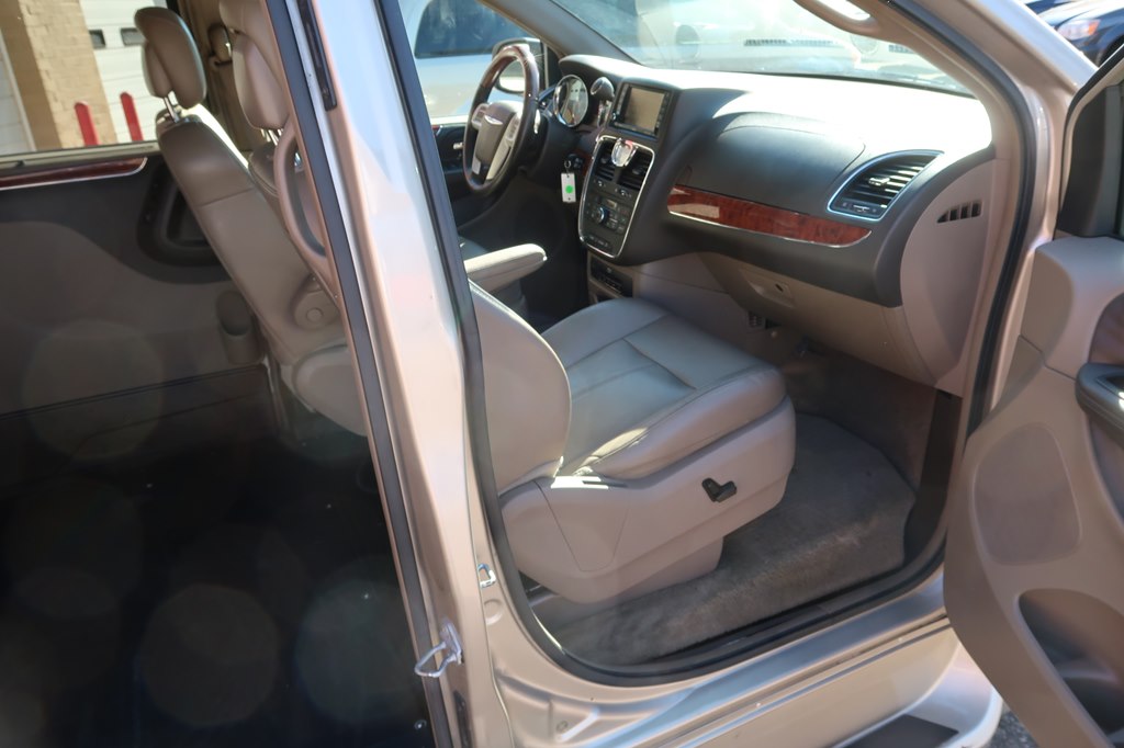 CHRYSLER TOWN & COUNTRY 2015 CHRYSLER TOWN & COUNTRY 2C4RC1GG1FR716508
