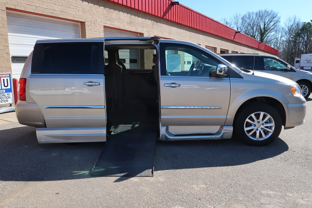 CHRYSLER TOWN & COUNTRY 2015 CHRYSLER TOWN & COUNTRY 2C4RC1GG1FR716508