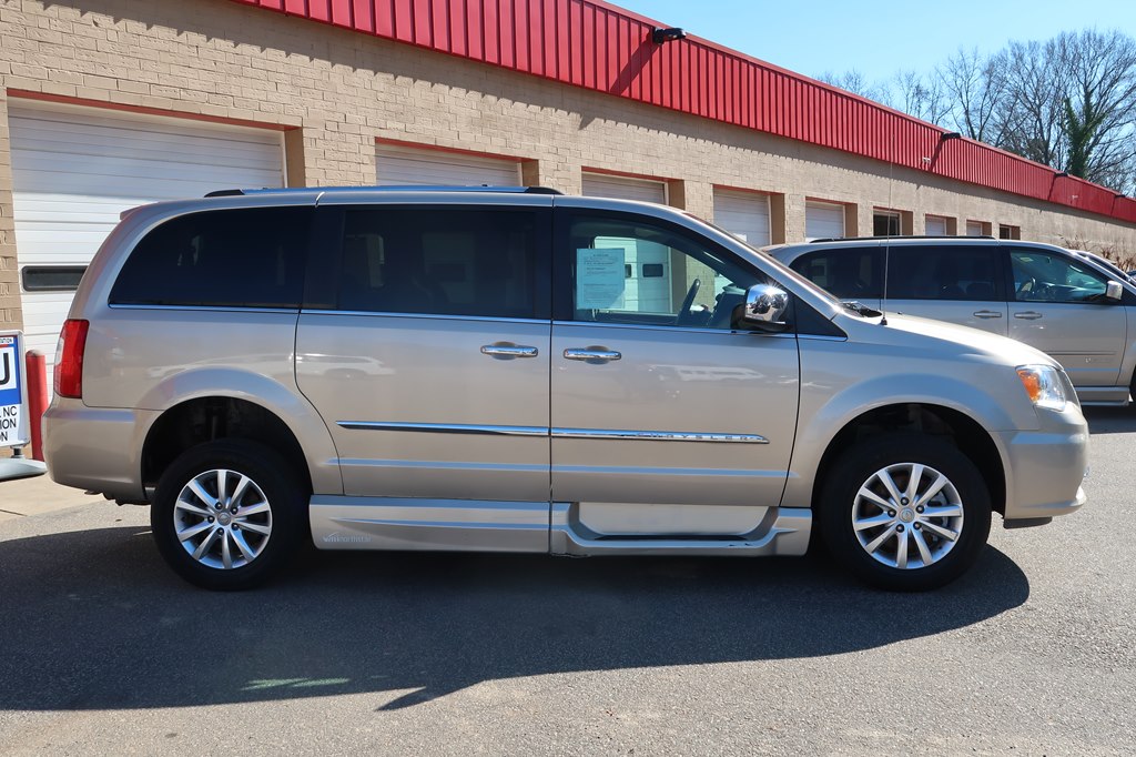 CHRYSLER TOWN & COUNTRY 2015 CHRYSLER TOWN & COUNTRY 2C4RC1GG1FR716508