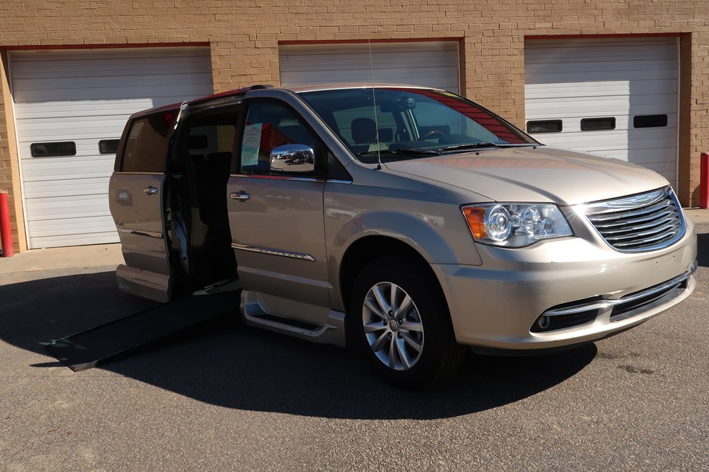 CHRYSLER TOWN & COUNTRY 2015 CHRYSLER TOWN & COUNTRY 2C4RC1GG1FR716508