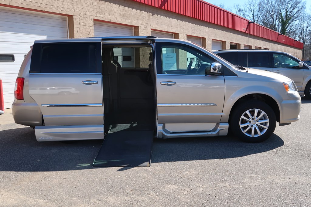 CHRYSLER TOWN & COUNTRY 2015 CHRYSLER TOWN & COUNTRY 2C4RC1GG1FR716508