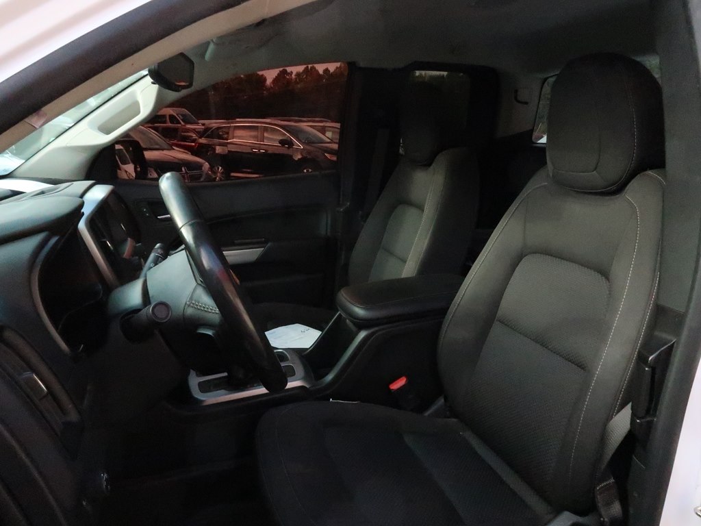 Photo 30 of this CHEVROLET COLORADO