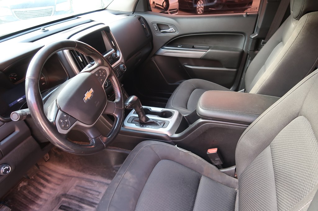 Photo 32 of this CHEVROLET COLORADO