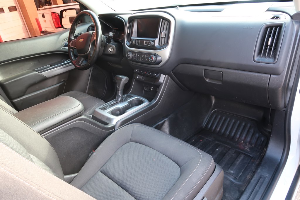 Photo 4 of this CHEVROLET COLORADO