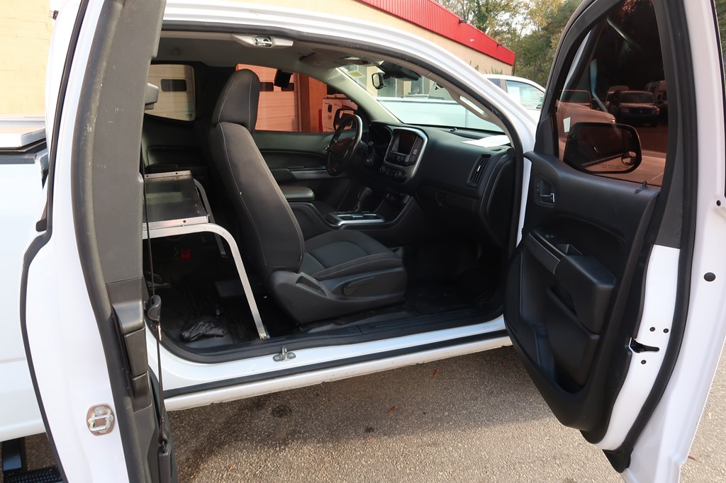 Photo 34 of this CHEVROLET COLORADO