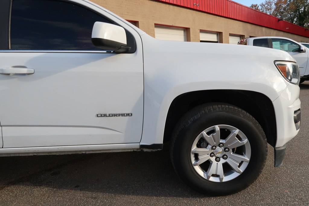 Photo 36 of this CHEVROLET COLORADO