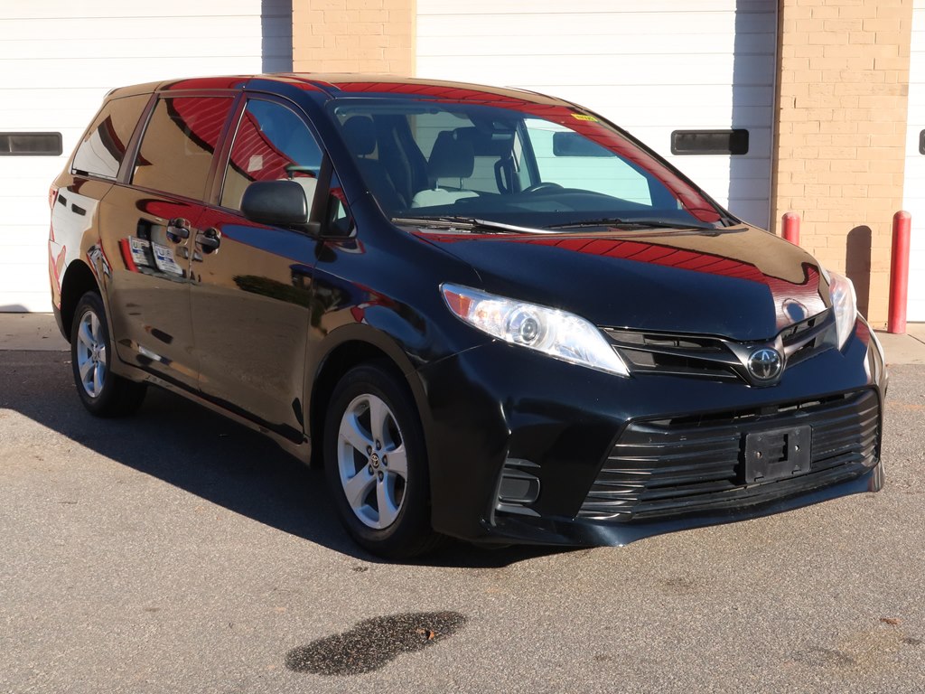 Photo 11 of this TOYOTA SIENNA