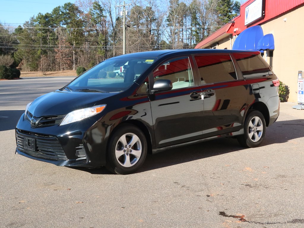 Photo 17 of this TOYOTA SIENNA