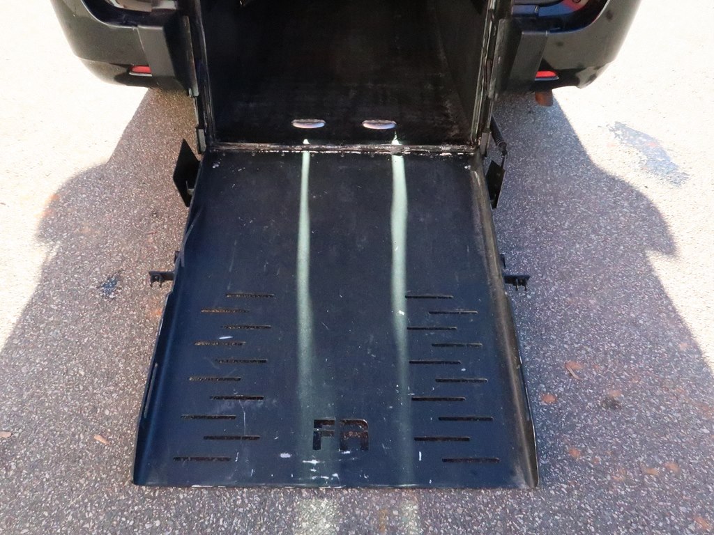Photo 4 of this TOYOTA SIENNA