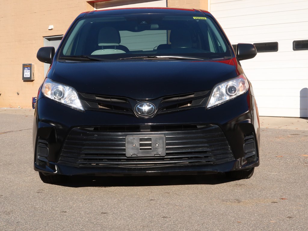 Photo 15 of this TOYOTA SIENNA