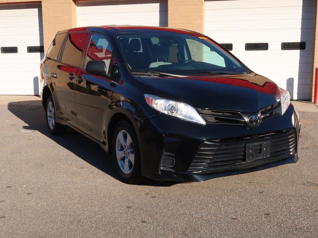 Photo 13 of this TOYOTA SIENNA