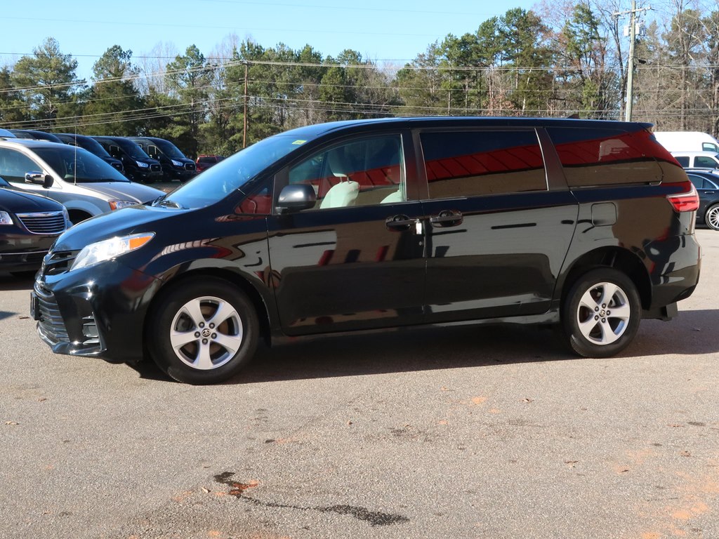 Photo 18 of this TOYOTA SIENNA