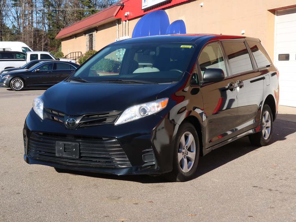 Photo 16 of this TOYOTA SIENNA