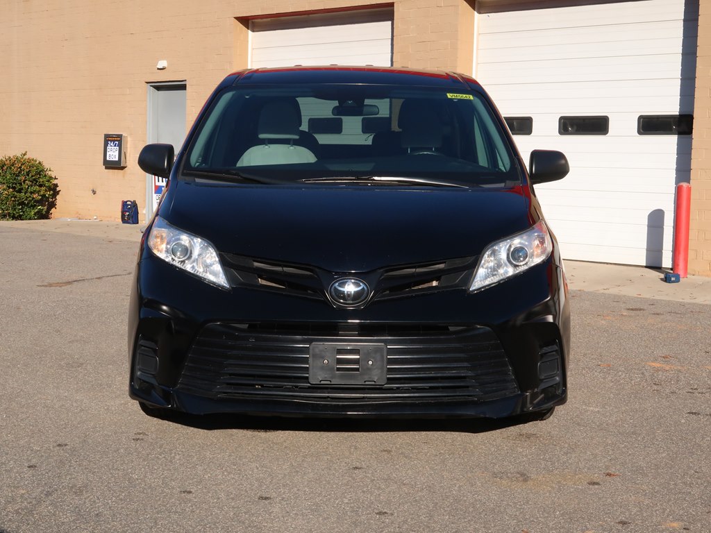 Photo 14 of this TOYOTA SIENNA