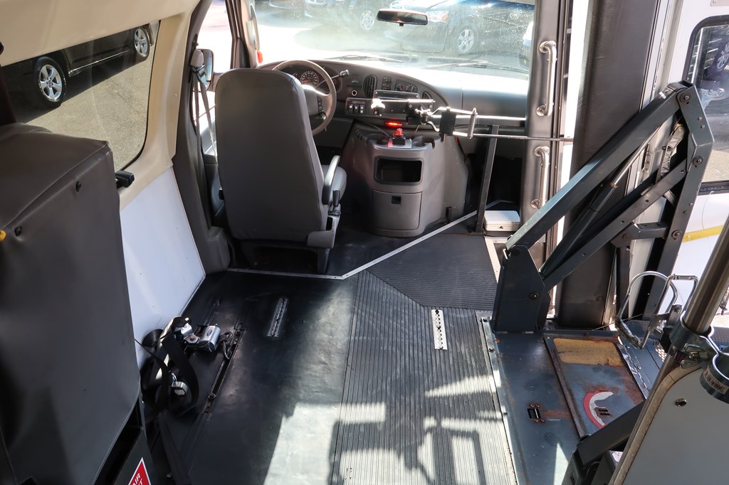 Photo 42 of this FORD ECONOLINE