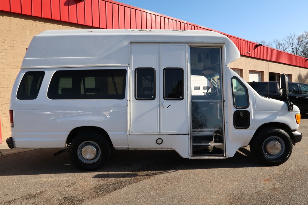 Photo 23 of this FORD ECONOLINE