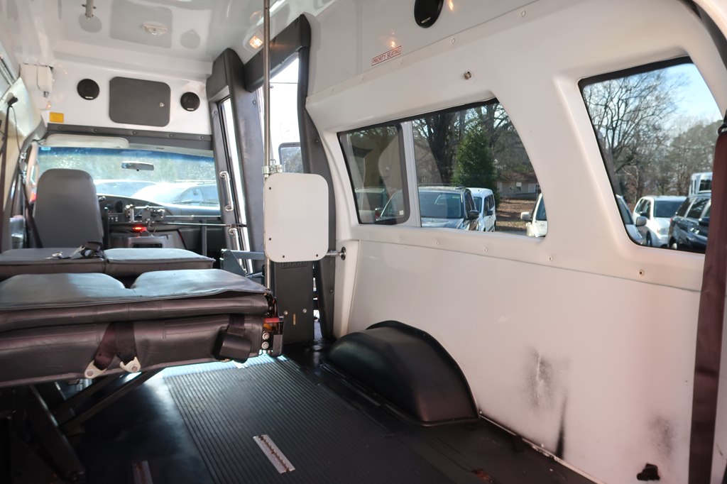 Photo 8 of this FORD ECONOLINE