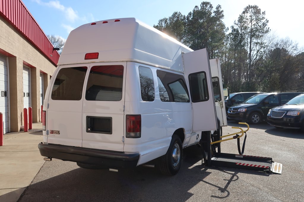 Photo 30 of this FORD ECONOLINE