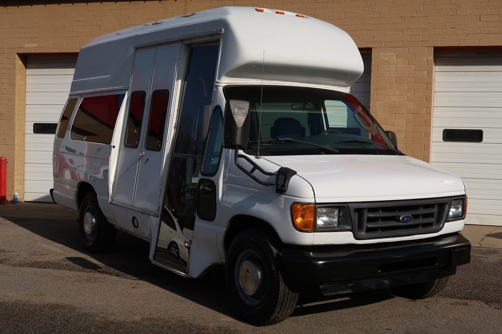 Photo 13 of this FORD ECONOLINE