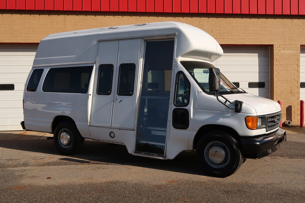 Photo 11 of this FORD ECONOLINE