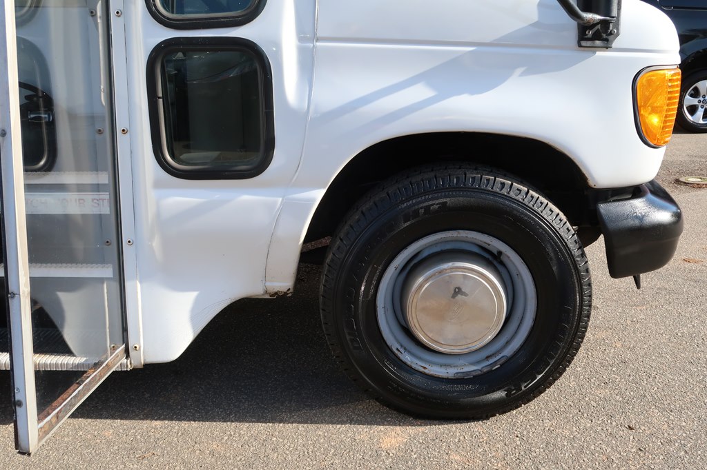 Photo 48 of this FORD ECONOLINE
