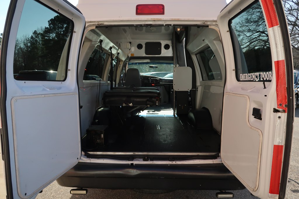 Photo 6 of this FORD ECONOLINE