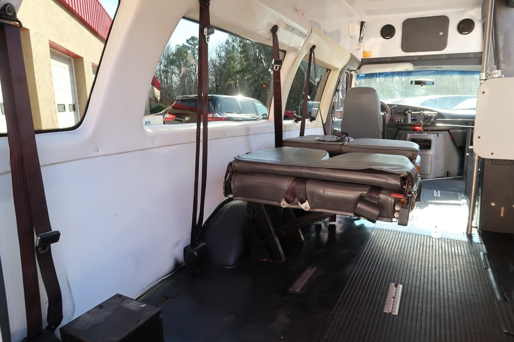 Photo 32 of this FORD ECONOLINE