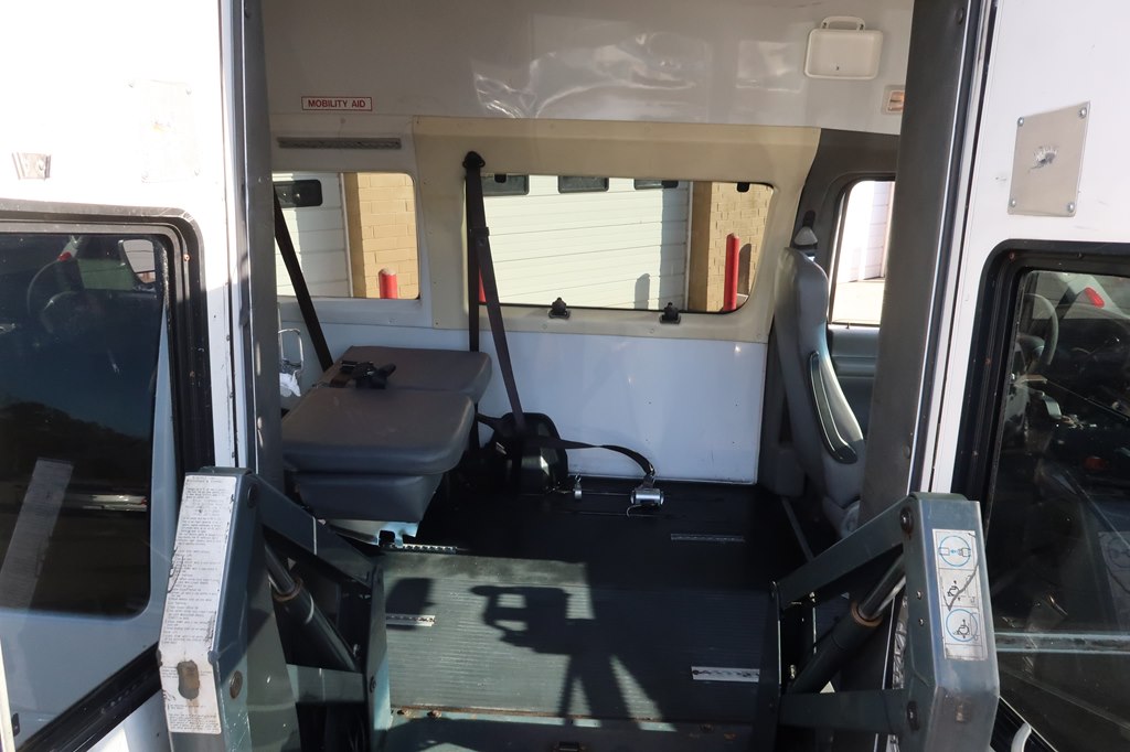 Photo 34 of this FORD ECONOLINE