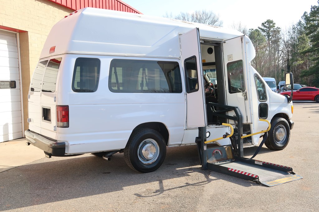 Photo 29 of this FORD ECONOLINE