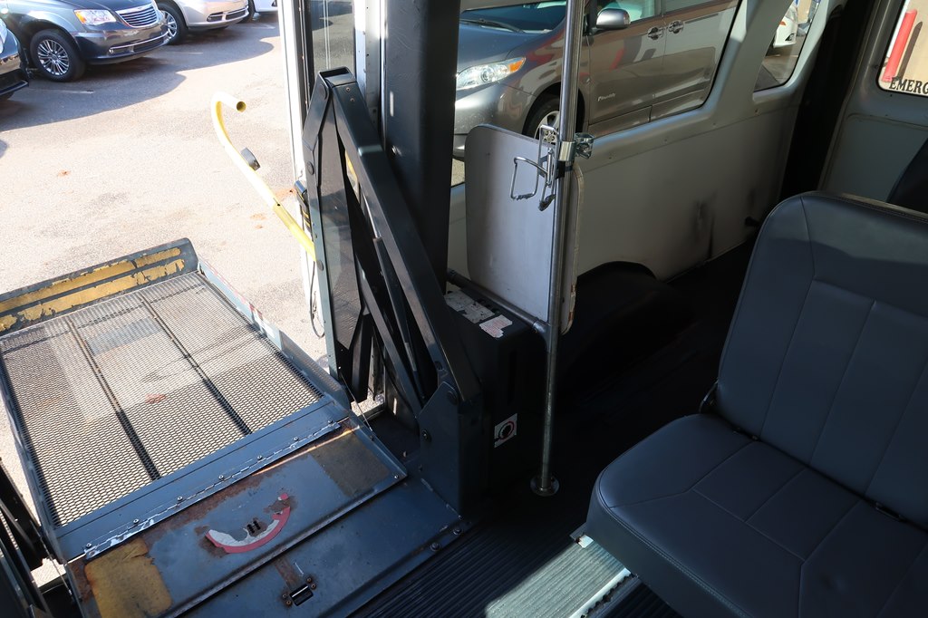 Photo 37 of this FORD ECONOLINE
