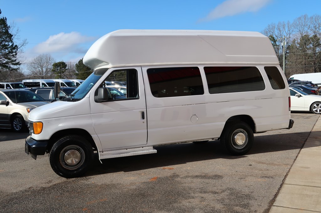 Photo 17 of this FORD ECONOLINE