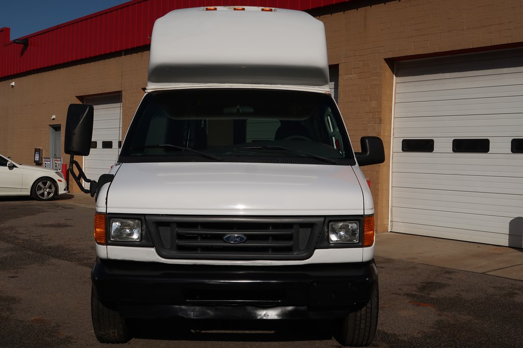 Photo 15 of this FORD ECONOLINE