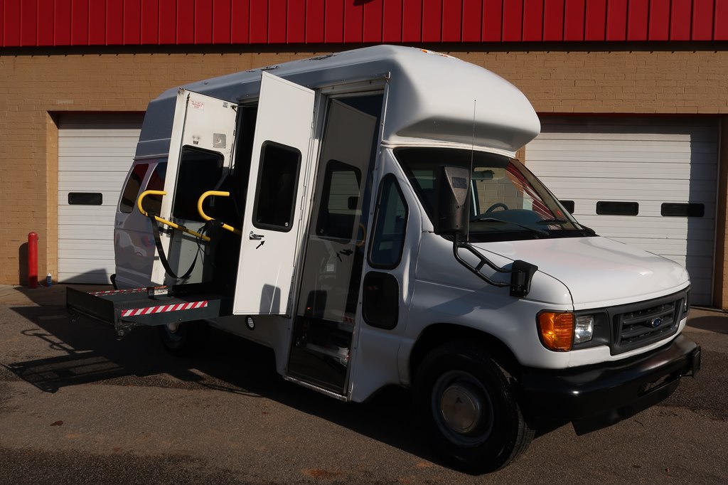 Photo 26 of this FORD ECONOLINE