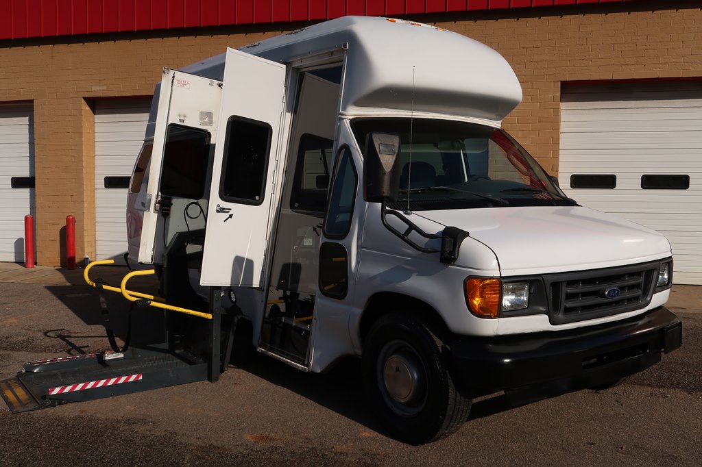 Photo 28 of this FORD ECONOLINE