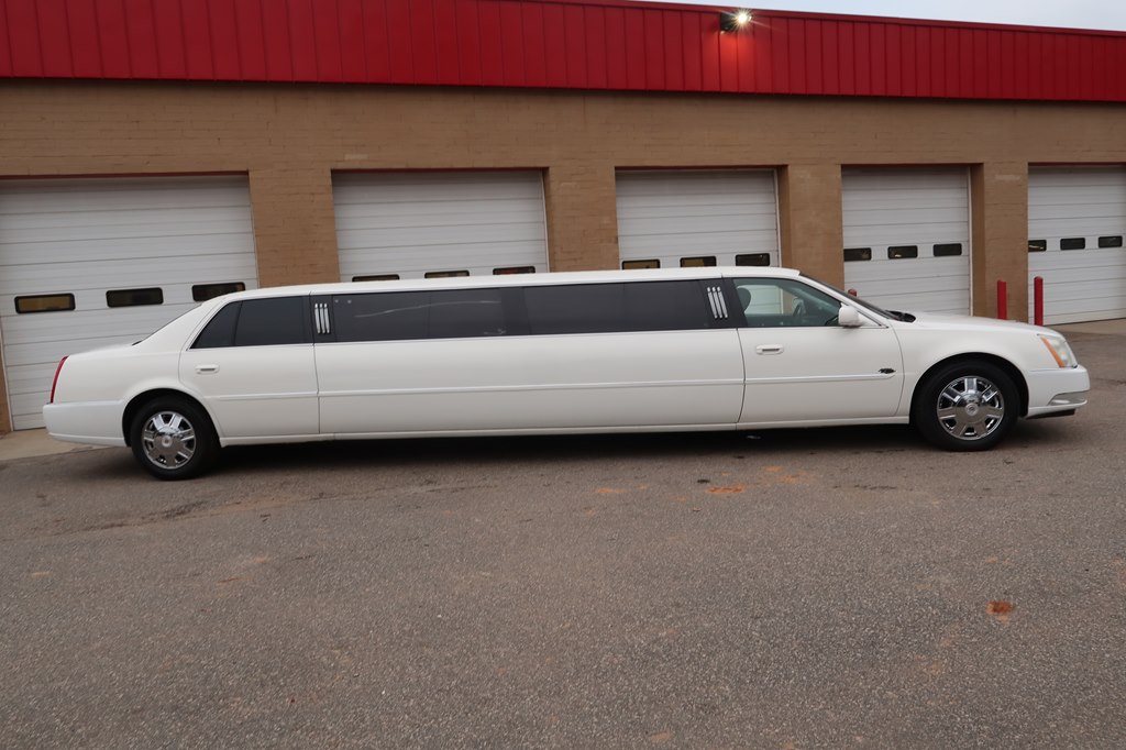Photo 4 of this CADILLAC SEDAN DEVILLE