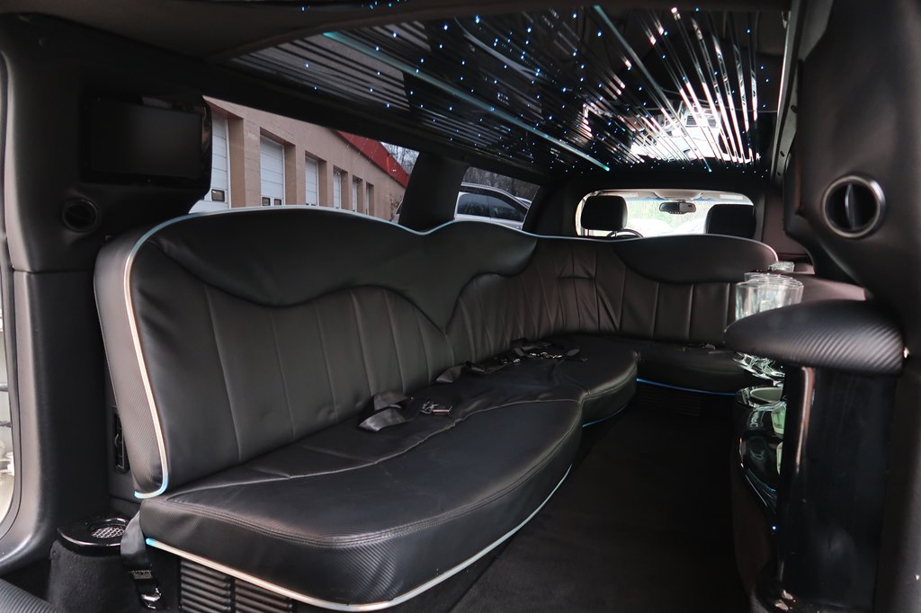 Photo 28 of this CADILLAC SEDAN DEVILLE