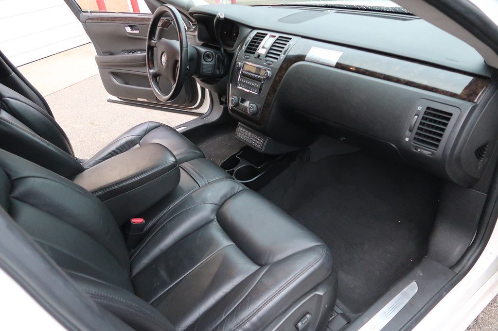 Photo 16 of this CADILLAC SEDAN DEVILLE