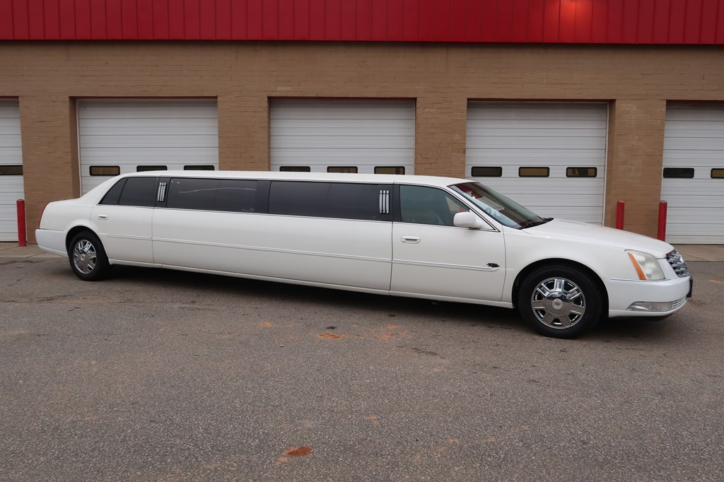 Photo 2 of this CADILLAC SEDAN DEVILLE