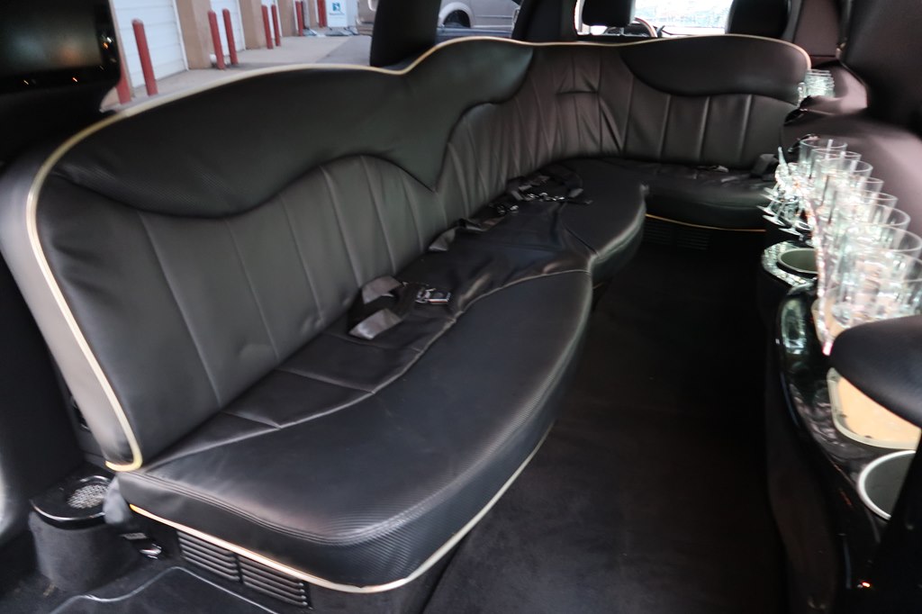 Photo 3 of this CADILLAC SEDAN DEVILLE