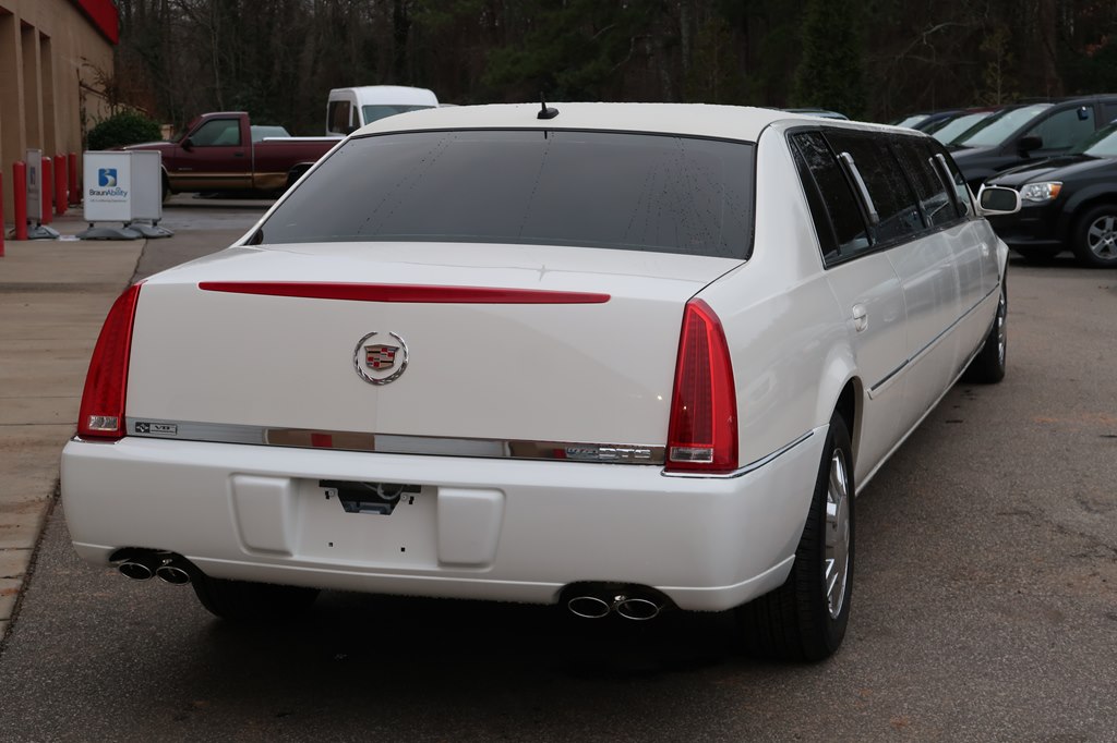 Photo 11 of this CADILLAC SEDAN DEVILLE
