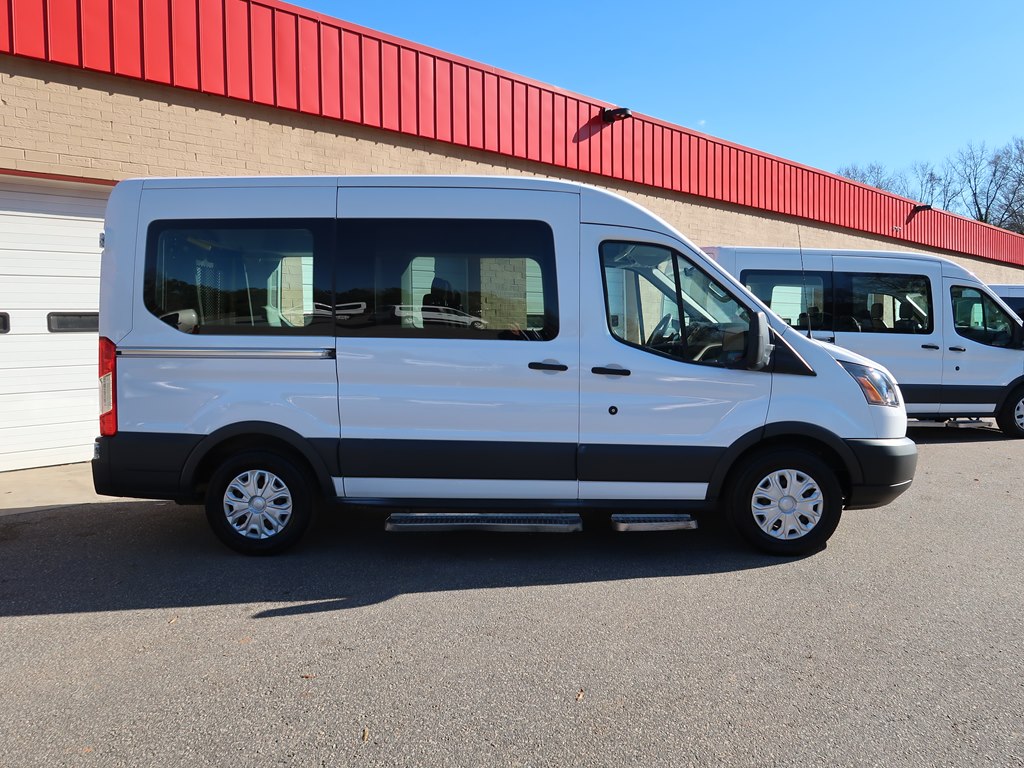 Photo 17 of this FORD TRANSIT