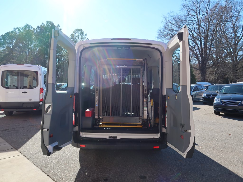 Photo 19 of this FORD TRANSIT