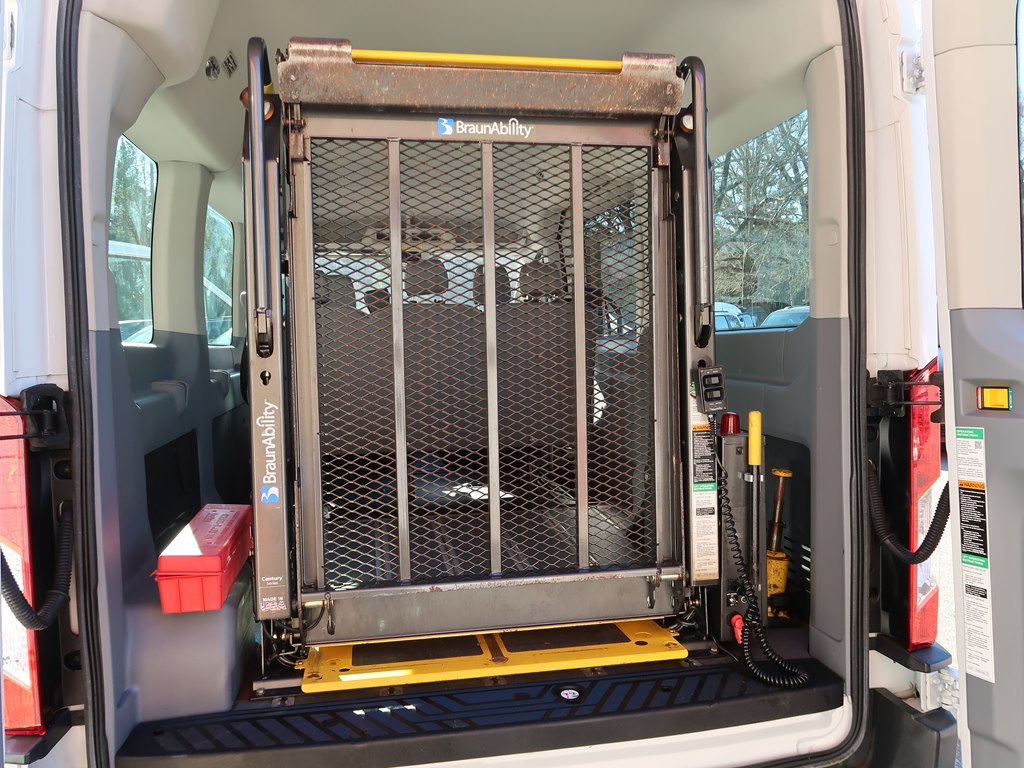 Photo 22 of this FORD TRANSIT