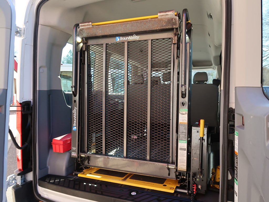 Photo 8 of this FORD TRANSIT