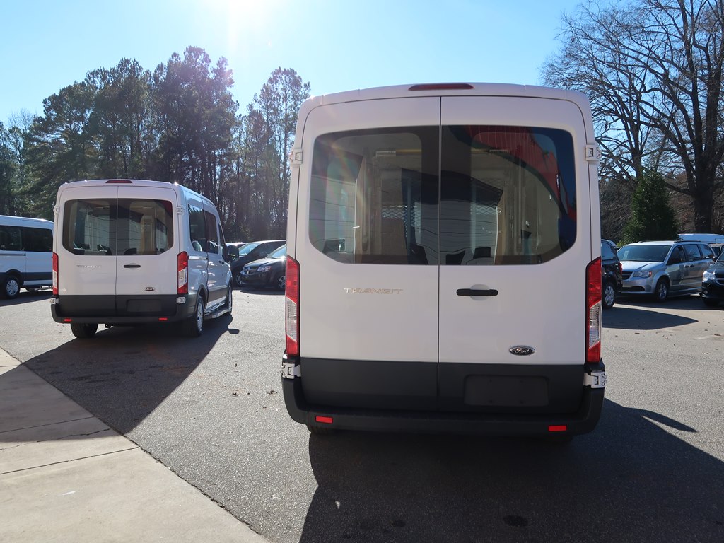 Photo 14 of this FORD TRANSIT