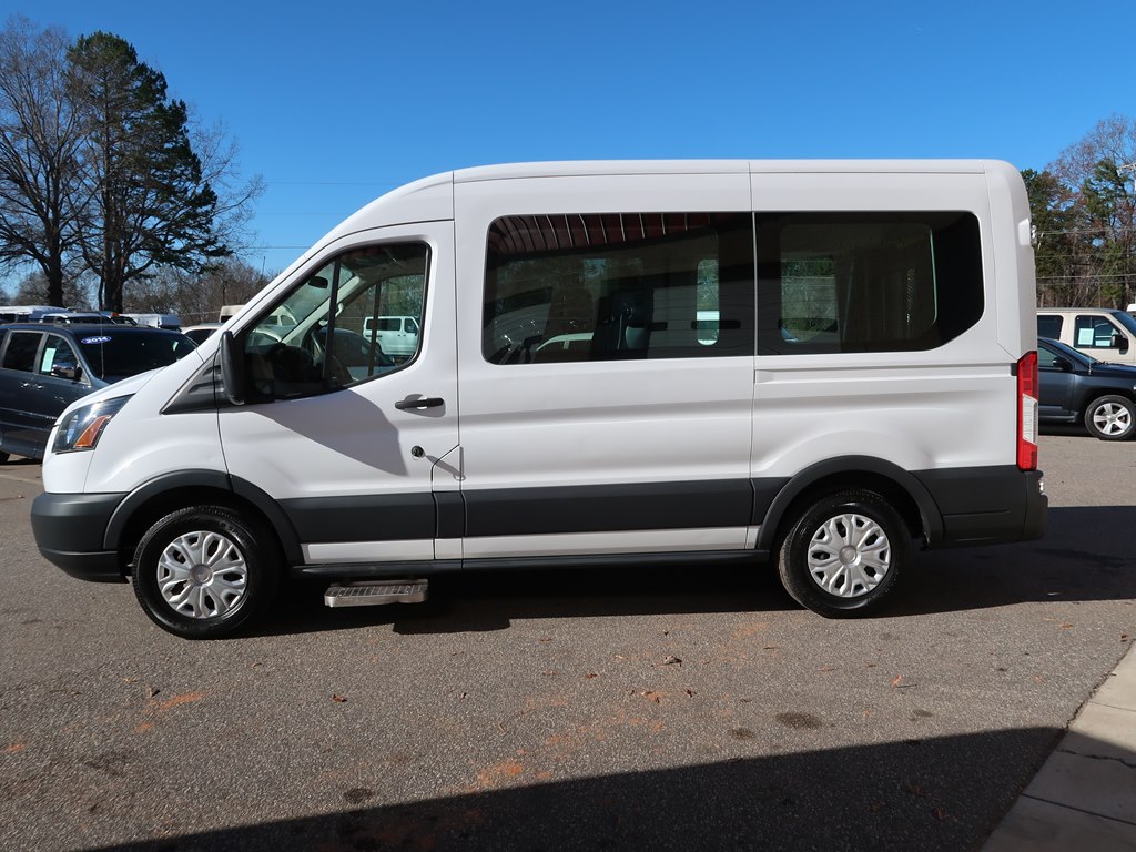Photo 13 of this FORD TRANSIT